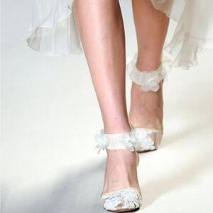 Chloé Spring 2010 Ready to Wear Vintage Lace Kitten Heel Size 35/5